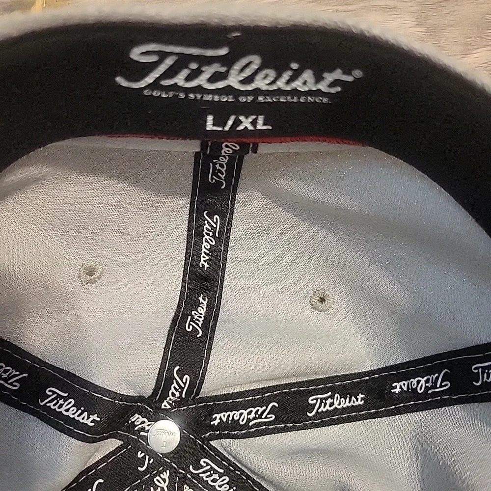 Titleist Pro V1 FootJoy FJ Gray Adult Size L/XL Gray Golf Hat Embroidered‎ Logo